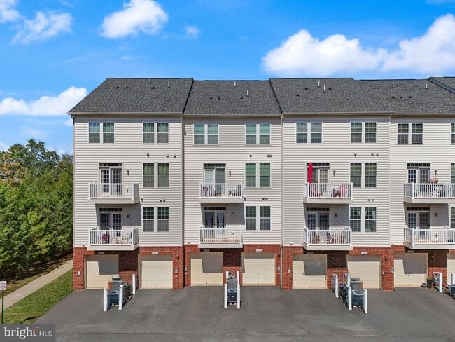 Building Photo - 43846 Artsmith Terrace