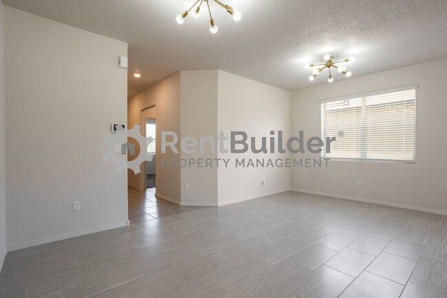 Building Photo - ***LEASE PENDING PLEASE APPLY AT YOUR OWNE DISCRETION***