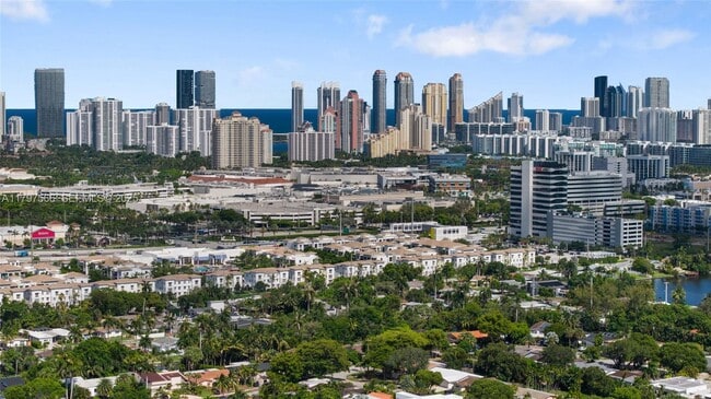 Building Photo - 20375 NE 22nd Pl