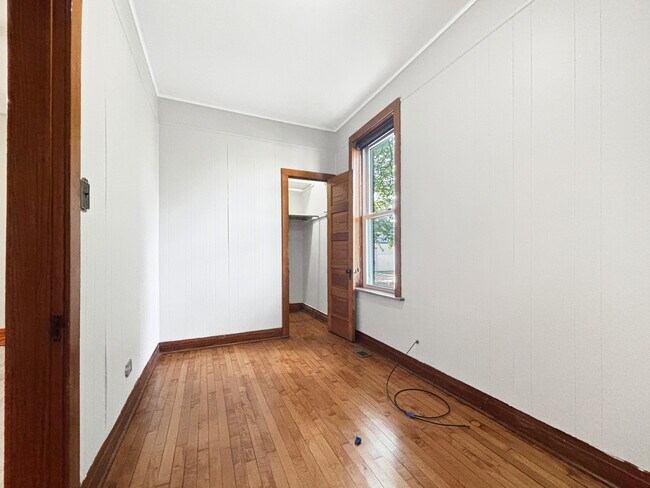 Building Photo - 2501 N Artesian Ave