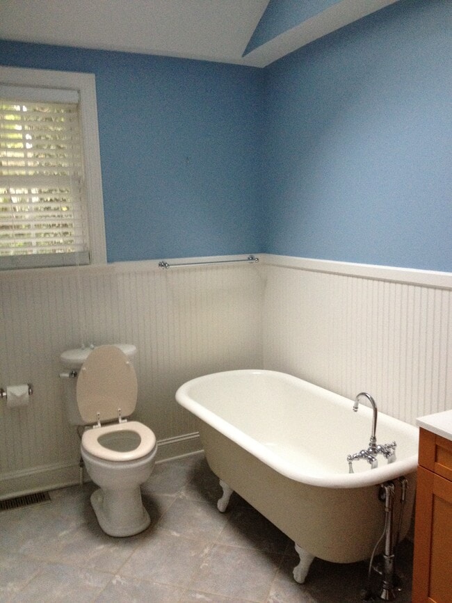 Building Photo - 2013 Liberty Dr