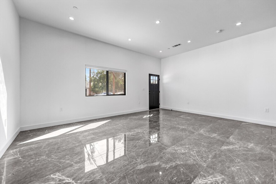 Building Photo - 6827 Ranchito Ave