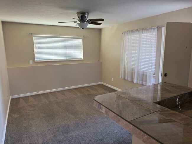 Building Photo - Cree