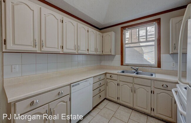 Building Photo - 4 br, 2 bath House - 517 S 38th Avenue