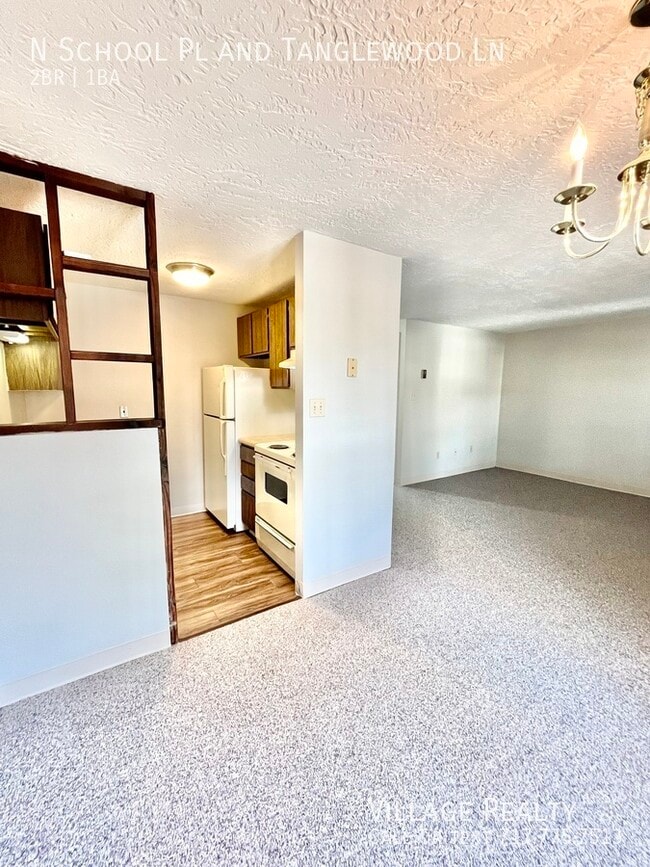 Building Photo - 343 N School Pl