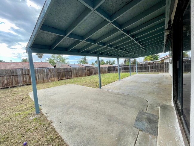 Building Photo - Cozy 3 Bedroom 2 Bathroom Home in El Cajon!