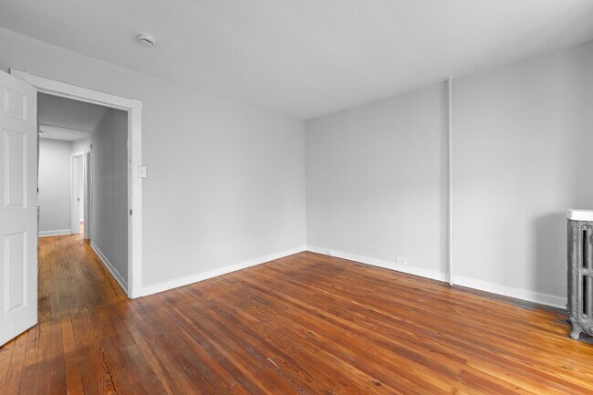 Building Photo - 378 N Evans St