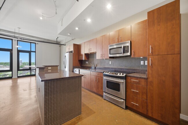 Building Photo - 415 St Pauls Blvd
