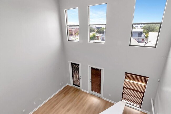 Building Photo - 1621 E 4th Ave