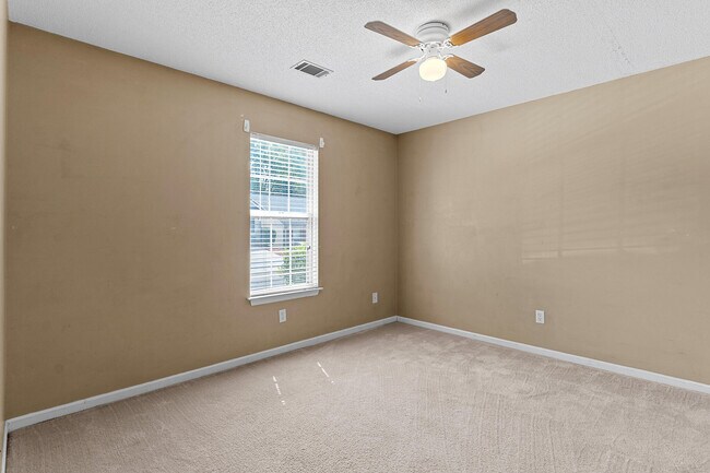 Building Photo - 2019 Emerald Bay Dr