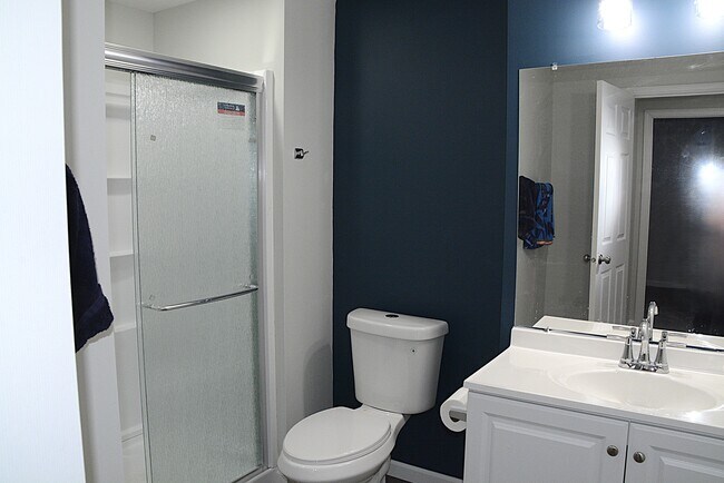 Building Photo - 1566 Edgebrook Ln