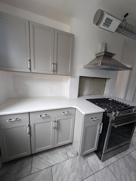 Building Photo - 134 Stamm Ave