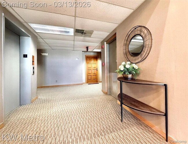 Building Photo - 875 GreenView Ct