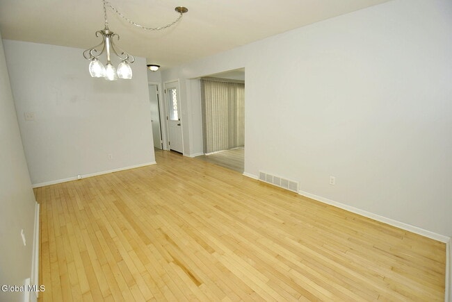 Building Photo - 33 B Ledgewood Dr