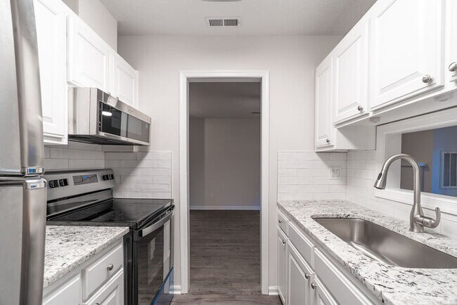 Building Photo - Perfect for roommates! Near Rex Hospital and Lenovo Center
