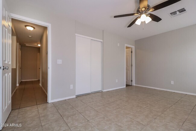 Building Photo - 11841 W Corrine Dr