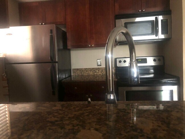 Building Photo - APARTMENT FOR RENT IN THE BEST AREA OF ORLANDO