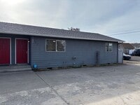 Building Photo - 200-204 NE 7th St