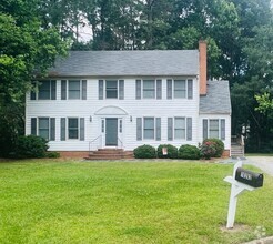 Building Photo - Gorgeous 4bdrm/2.5bth Colonial Convenientl...