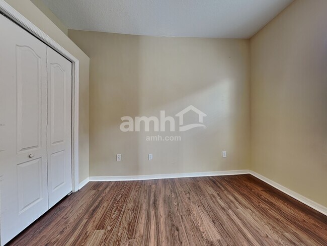 Building Photo - 7044 Monarch Park Dr