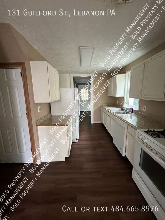 Building Photo - 131 Guilford St