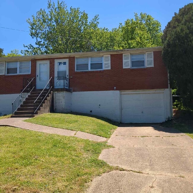 Primary Photo - 3212 Spears Rd