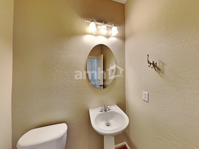 Building Photo - 19395 E Carriage Way