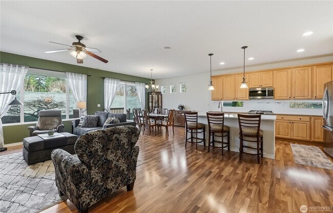 Building Photo - Spacious 2Br in Trilogy at Redmond Ridge 55+ Community