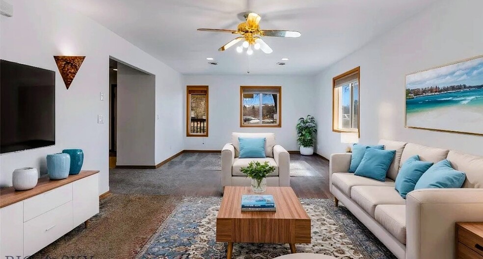 Primary Photo - 803 N Grand Ave