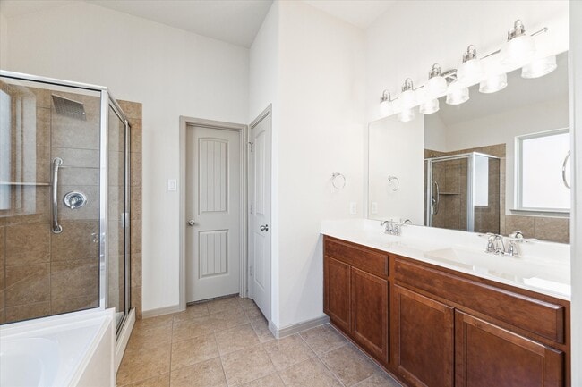 Building Photo - 24127 Via Renata Dr