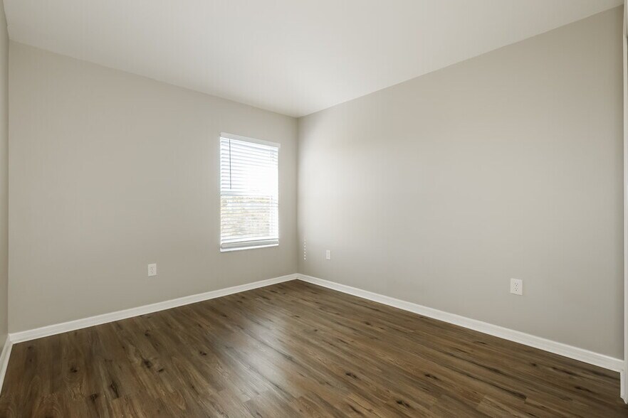 Building Photo - 12527 Evington Point Dr