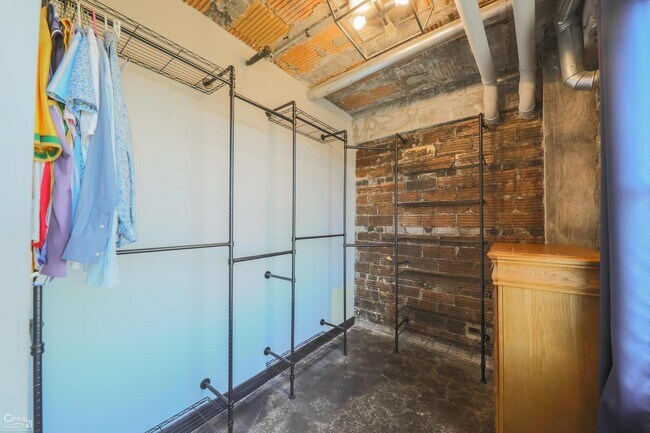 Building Photo - 2915 John R St