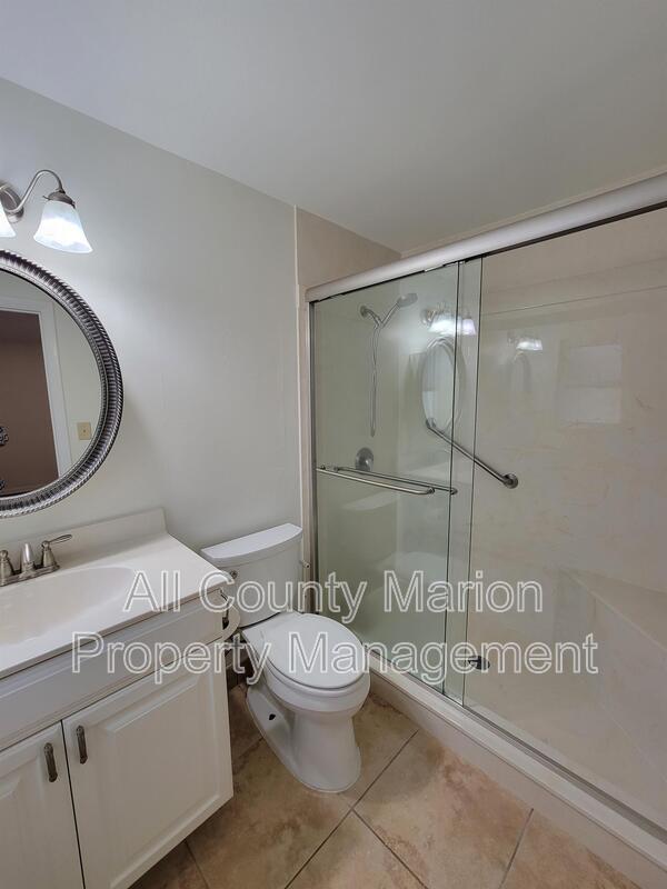 Building Photo - 1511 SE 40th Ct