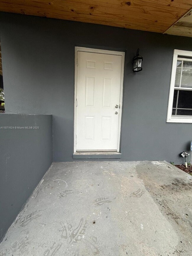 Primary Photo - 1413 NW 11th St