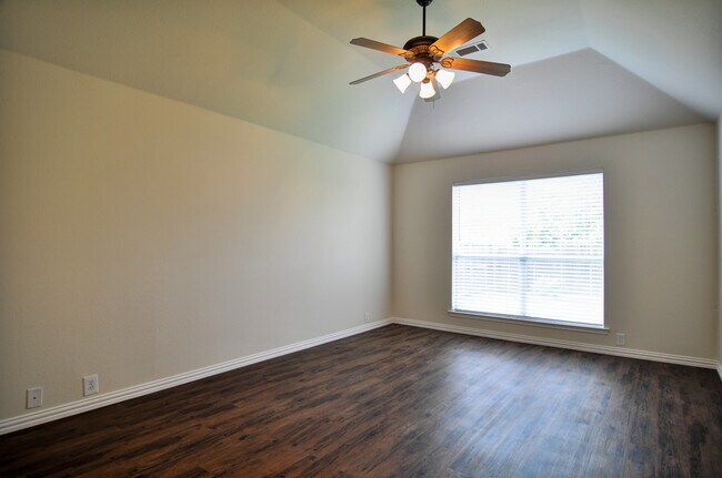 Building Photo - 8209 Livingston Ln