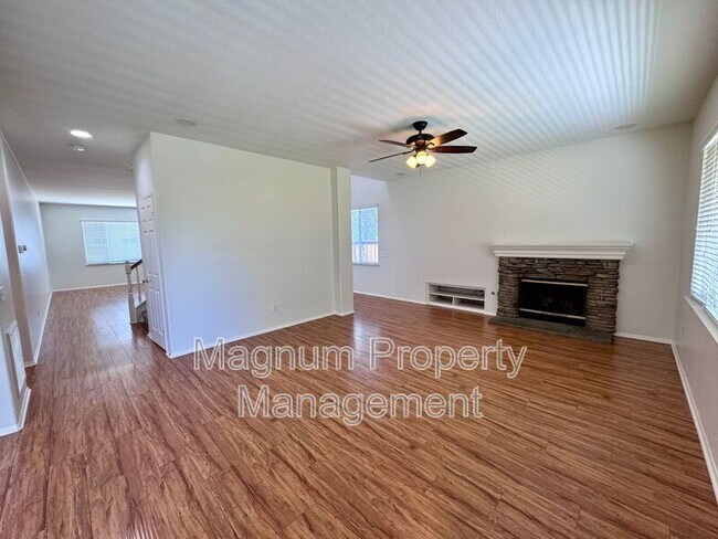 Building Photo - 38090 Sherwood St