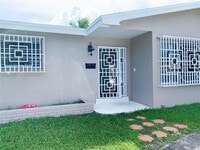 Building Photo - 1820 SW 98th Ct