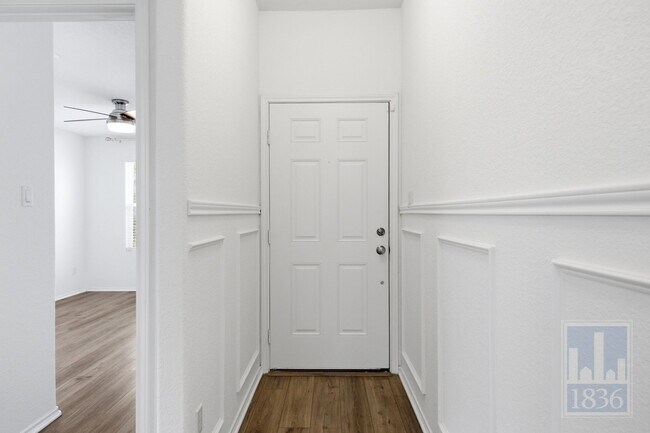 Building Photo - 5913 Toscana Trace