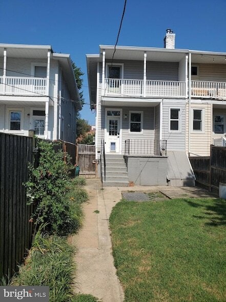 Building Photo - 608 Trail Ave