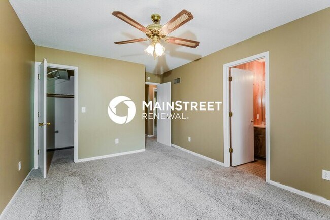 Building Photo - 3 Bedroom Pet-Friendly Home in ST PETERS, ...
