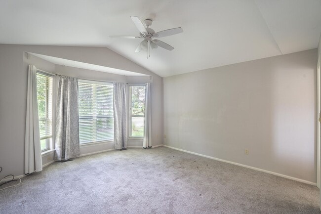 Building Photo - 16944 Hickory Crest Dr