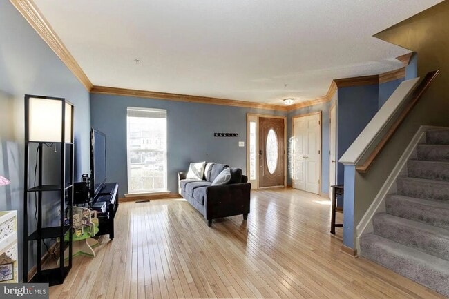 Building Photo - 208 Goldsborough Dr