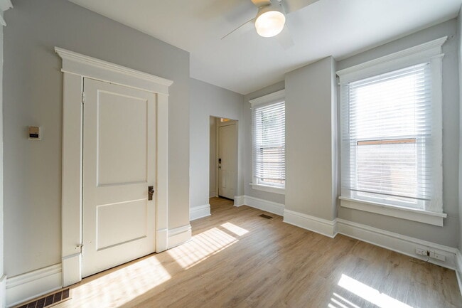 Building Photo - 954 Delaware Ave