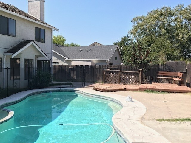 Building Photo - Nice Home with Pool