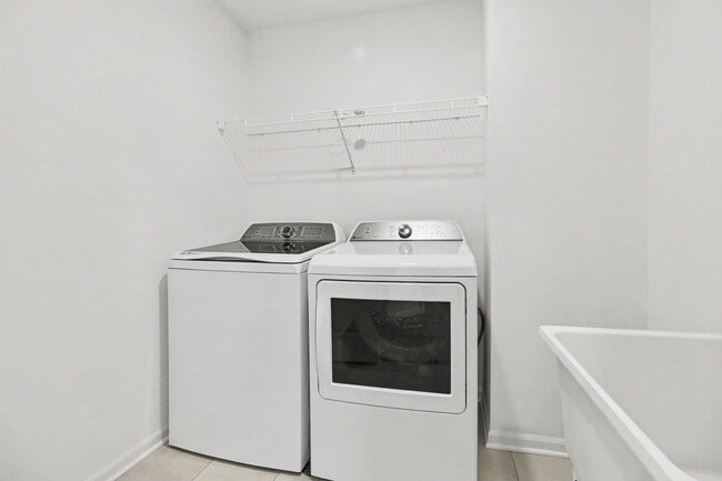 Building Photo - 5660 Corgi Dr