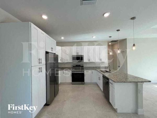 Building Photo - 3062 NW 2nd Pl