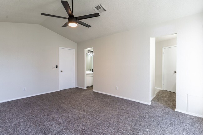 Building Photo - Rent to Own Home Available in Oklahoma City!