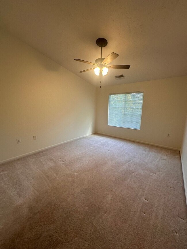 Building Photo - Spacious 2BR Condo with Flex Space & Private Balcony in Crestwood’s Madison Park