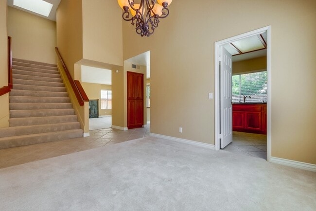Building Photo - Lovely Home | Prime Westpark Location