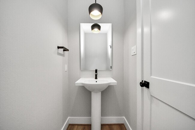 Building Photo - 5812 Francis Oak Ln